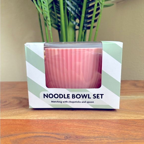 🆕 Noodle Bowl Set ( 3 ) pc 🥣 - Picture 1 of 5